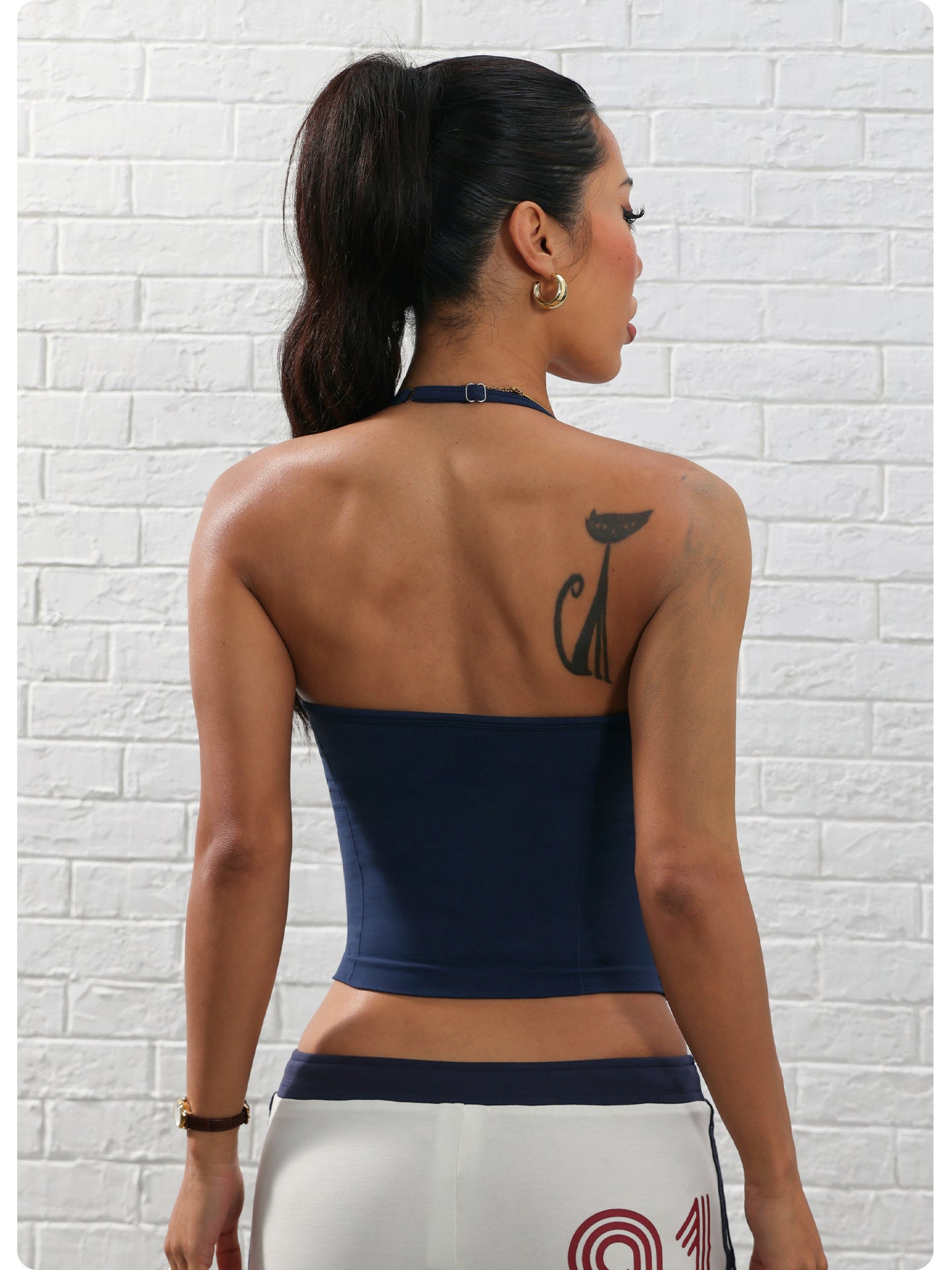 Seamless Halter Sports Bra with Built-In Pads